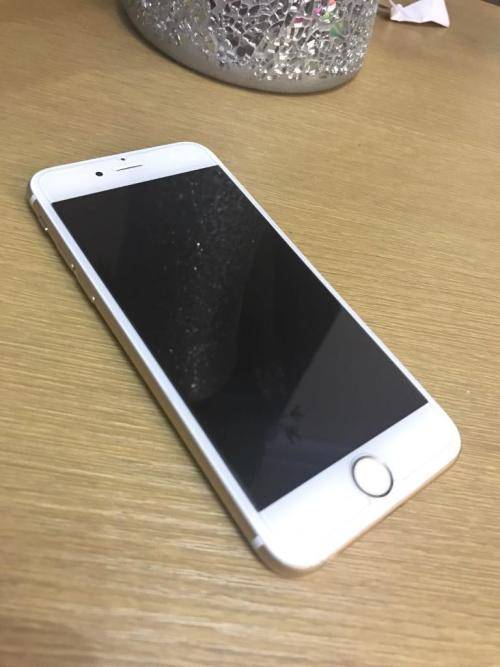 iphone 6s 16gb gold **excellent condition**