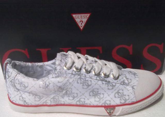 ***100% A U T H E N T I C *** Guess Beck Sneakers Size UK 4/5