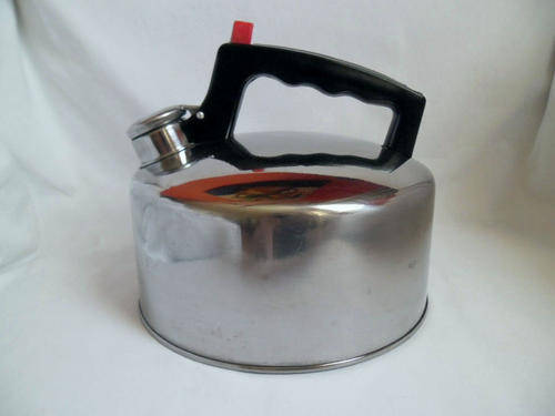 LEISURE QUIP STAINLESS STEEL WHISTLING KETTLE 2.5 LITRE