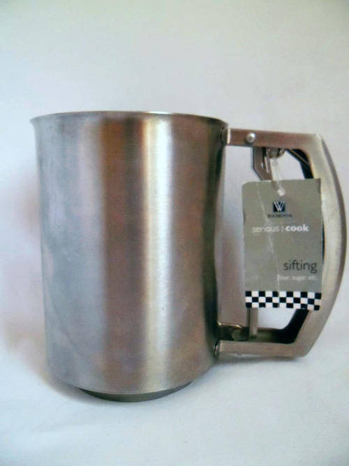 WOOLWORTH FLOUR OR ICING SUGAR SIFTER 18/8 STAINLESS STEEL, NEVER USED - STILL WITH TAG!