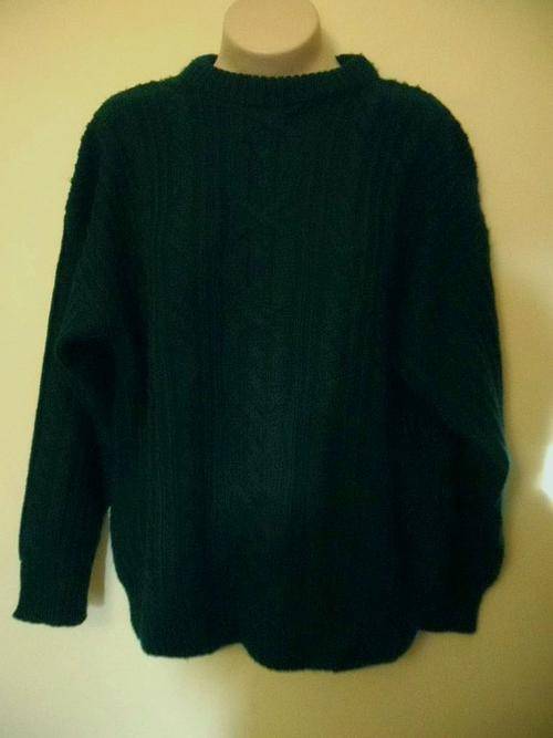 THICK KNITTED HUNTERS GREEN *FOSCHINI* JERSEY, SIZE L - XL, REDUCED BY R35.00!