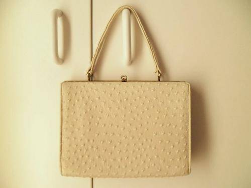 GORGEOUS VINTAGE GENUINE CREAM OSTRICH LEATHER HANDBAG, CLEANED!