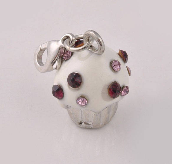 CUPCAKE WITH RHINESTONES CLIP ON CHARMS