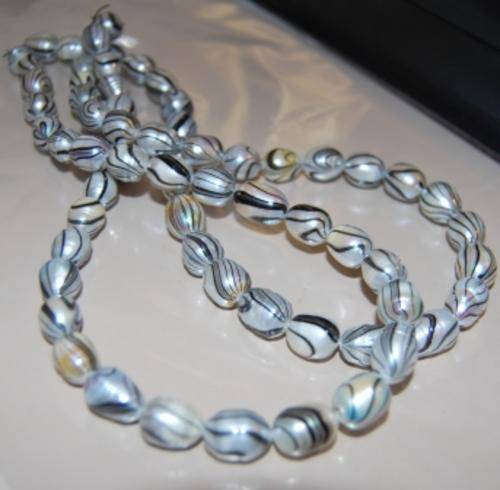 FRESHWATER PEARL BEADS - ROUND - WHITE WITH BLACK STRIPE - 8 - 9mm - 38cm STRAND