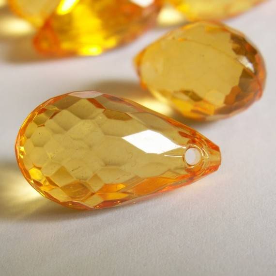 ACRYLIC - SOFT AMBER - FACETED - BRIOLETTE TEARDROP - BEADS - 25x15mm
