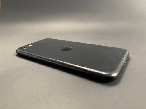 iPhone SE 2020 Mint Condition 64GB Battery health 100%