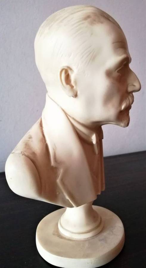 Generaal Louis Botha Borsbeeld. Beeldhouer Phil Minnaar, 1974.