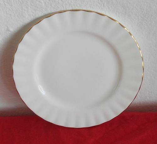 ROYAL ALBERT PLATE - VAL D'OR