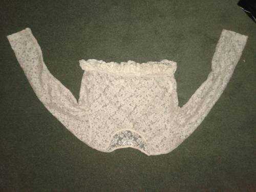LADIES CREAM LACE TOP SIZE L (32)