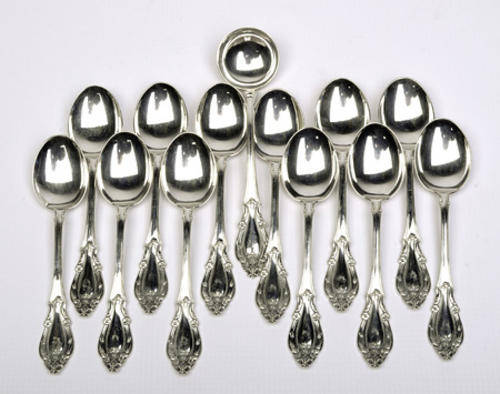 A SET OF 13 X STERLING SILVER SPOON SET - 304 gms!!!