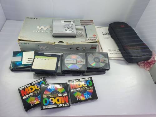 Sony MZ-R501 Silver Recordable MiniDisc Walkman****VERY RARE ***