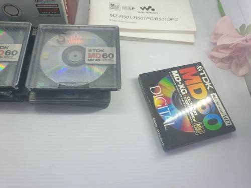 Sony MZ-R501 Silver Recordable MiniDisc Walkman****VERY RARE ***