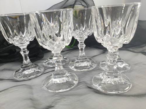Set of SIX stunning crystal glasses