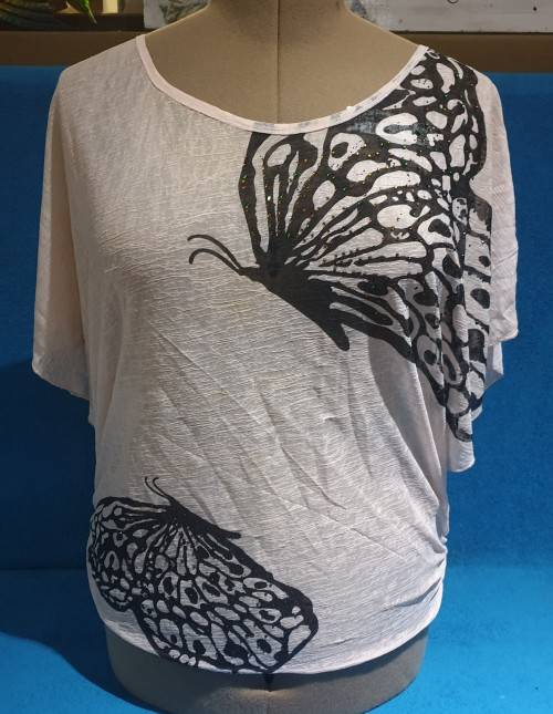 AS NEW!! Ladies Baby-pink Blouse With Butterfly Print Size Medium