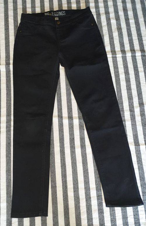 AS NEW!! Girls Black "Woolworths RE" Jeggings Age 13-14