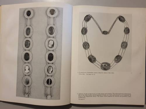 Nineteenth Century Jewellery - Peter Hinks