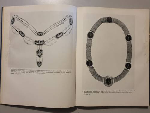 Nineteenth Century Jewellery - Peter Hinks