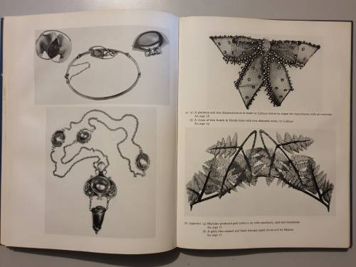 Nineteenth Century Jewellery - Peter Hinks