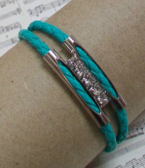*** CLEARANCE SALE ***  Turquoise Bracelet with Clear Crystals - Length 15.5cm
