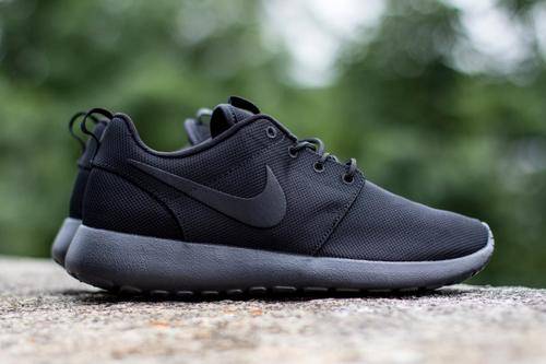 Nike Roche - Awesome & Stylish! - Popular Size 8 - Bargain!
