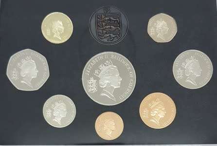 1986 Royal Mint Guernsey Proof Set as per photo
