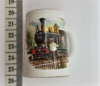 Miniature beer mug with locomotive picture height 4.5cm - as per photo