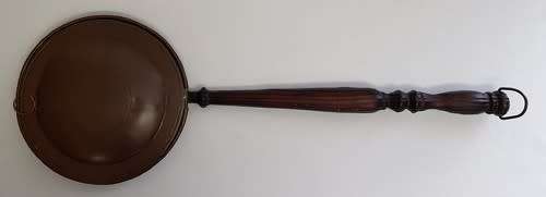 Vintage De Klerk Copper bedpan with wooden handle - as per photo