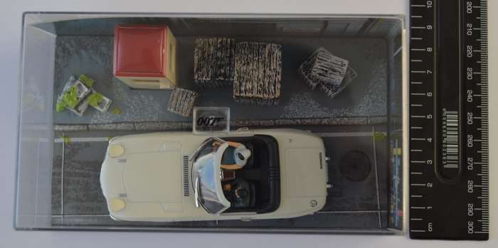 James Bond Model Car Toyota 2000GT - You Only Live Twice Model Car Scale 1:43 as per photo