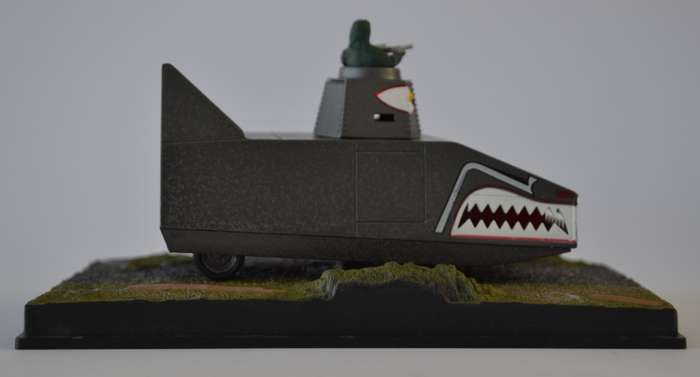 James Bond 007 Dragon Tank - Dr No Model Car Scale 1:43 as per photo