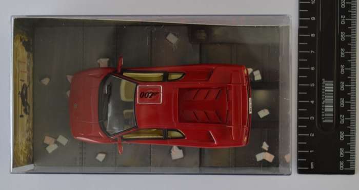 James Bond 007 Lamborghini Diablo - Die Another Day Model Car Scale 1:43 as per photo