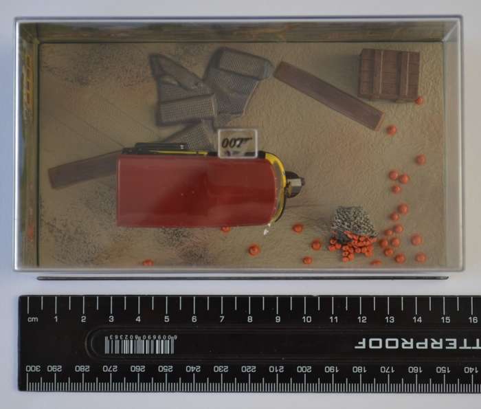 James Bond 007 Tuk Tuk - Octopussy Model Car Scale 1:64 as per photo