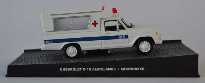 James Bond 007 Chevrolet Ambulance - Moonraker Model Car Scale 1:32 as per photo