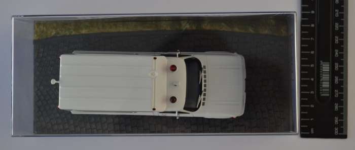 James Bond 007 Chevrolet Ambulance - Moonraker Model Car Scale 1:32 as per photo