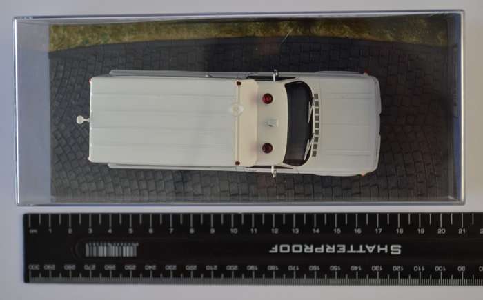 James Bond 007 Chevrolet Ambulance - Moonraker Model Car Scale 1:32 as per photo