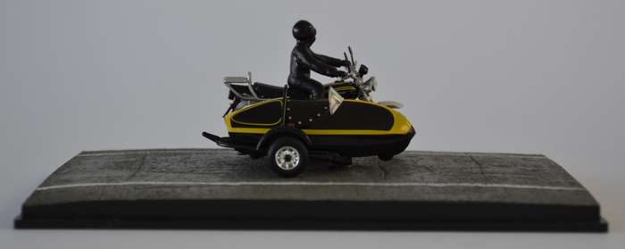 James Bond 007 Kawasaki Z900 with Sidecar-The Spy Who Loved Me Model Car 1:64 as per photo