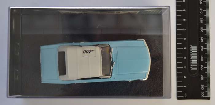 James Bond 007 Ford Mustang - Thunderball Model Car Scale 1:43 as per photo