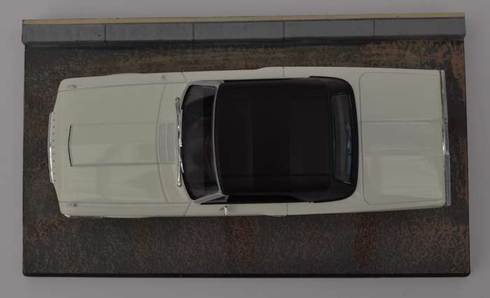 James Bond 007 Ford Thunderbird - Goldfinger Model Car Scale 1:43 as per photo