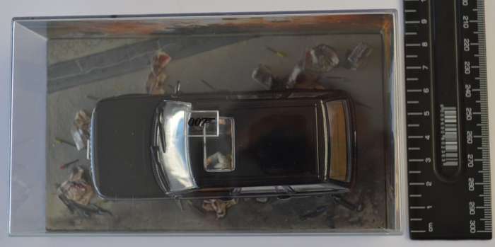 James Bond 007 Range Rover- Tomorrow Never Dies Model Car Scale 1:43 as per photo