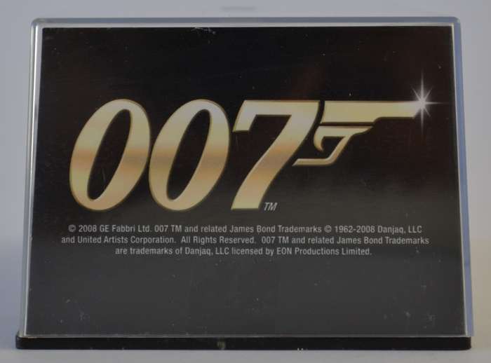James Bond 007 Range Rover- Tomorrow Never Dies Model Car Scale 1:43 as per photo