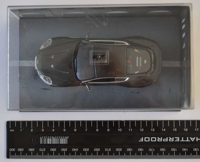 James Bond 007 Aston Martin DBS - Quantum of Solace Model Car Scale 1:43 as per photo