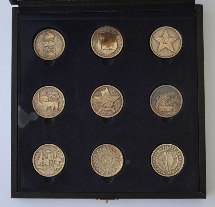 Benson & Hedges Cricket World Cup 1992 Silver Medallions weight 156g as per photo