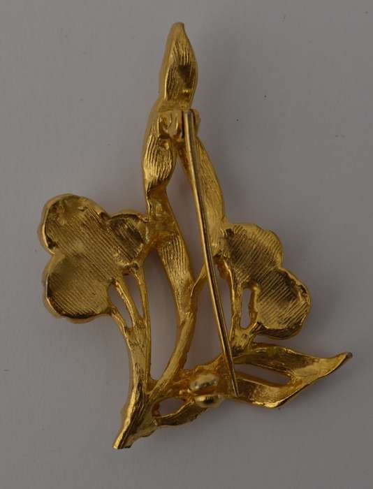 Vintage Costume jewellery Gold colour Brooch