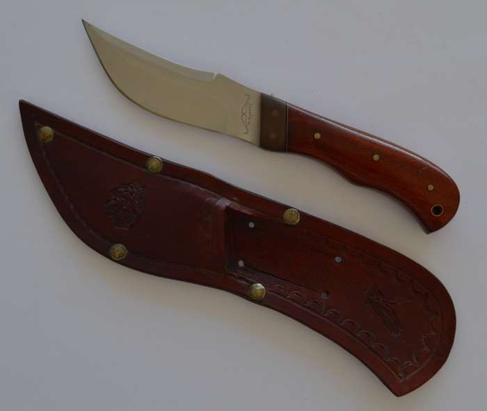 iNyathi Handamde Hunting Knife with Sheath length 23cm as per photo
