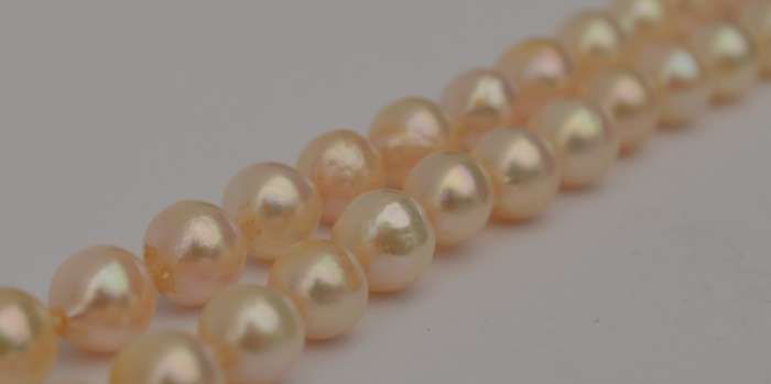 9k Gold Vintage String of Pearls 50cm weight 27g as per photo