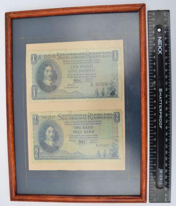 Framed MH De Kock  SA 1 Pound & SA R2 Banknotes
