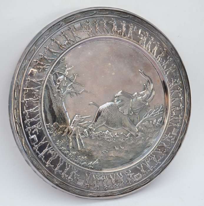 Hunters Plate-A shot from the saddle-from a pencil sketch by Thomas Baines weight 391g as per photo