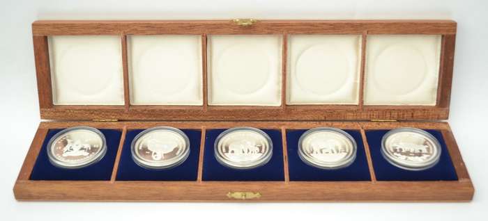 Bank of Uganda (999 Silver) Protection of the African Elephant Medallions as per photo
