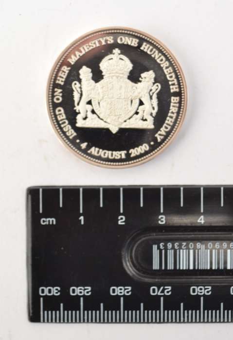 1 Oz Silver Her Majesty Queen Elizabeth The Queen Mother 100th Birthday Medallion as per photo