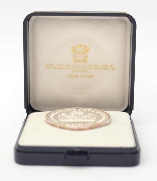 1 Oz Silver Her Majesty Queen Elizabeth The Queen Mother 100th Birthday Medallion as per photo