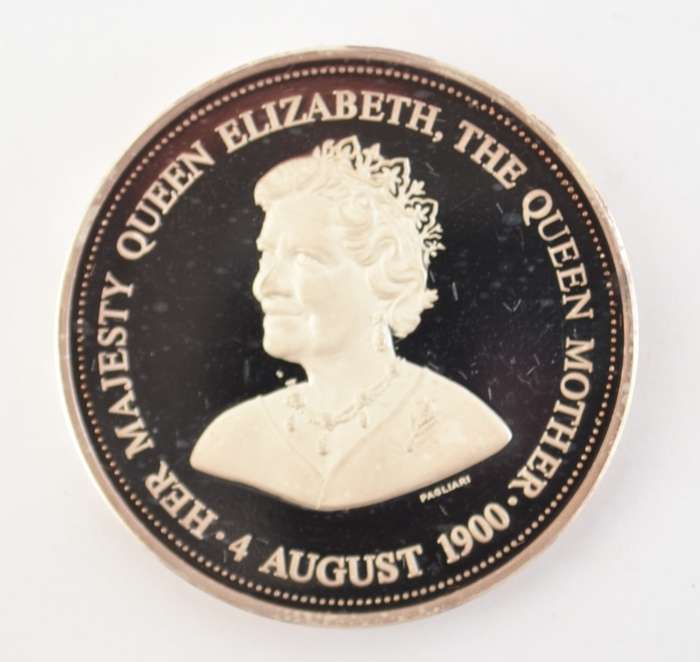 1 Oz Silver Her Majesty Queen Elizabeth The Queen Mother 100th Birthday Medallion as per photo